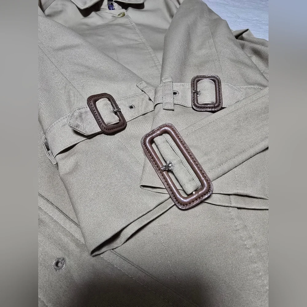 Vintage Burberry Classic Beige Trench Coat with Nova Check Lining - Picture 13 of 13